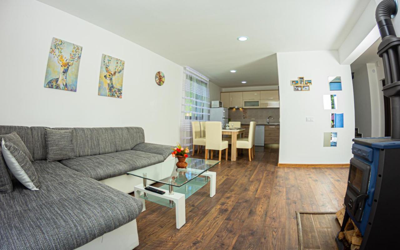 Holiday Home Lisica 자블야크 외부 사진