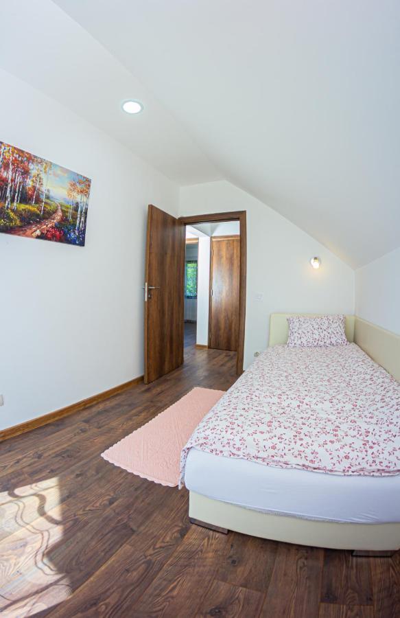 Holiday Home Lisica 자블야크 외부 사진